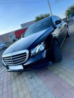 Mercedes E